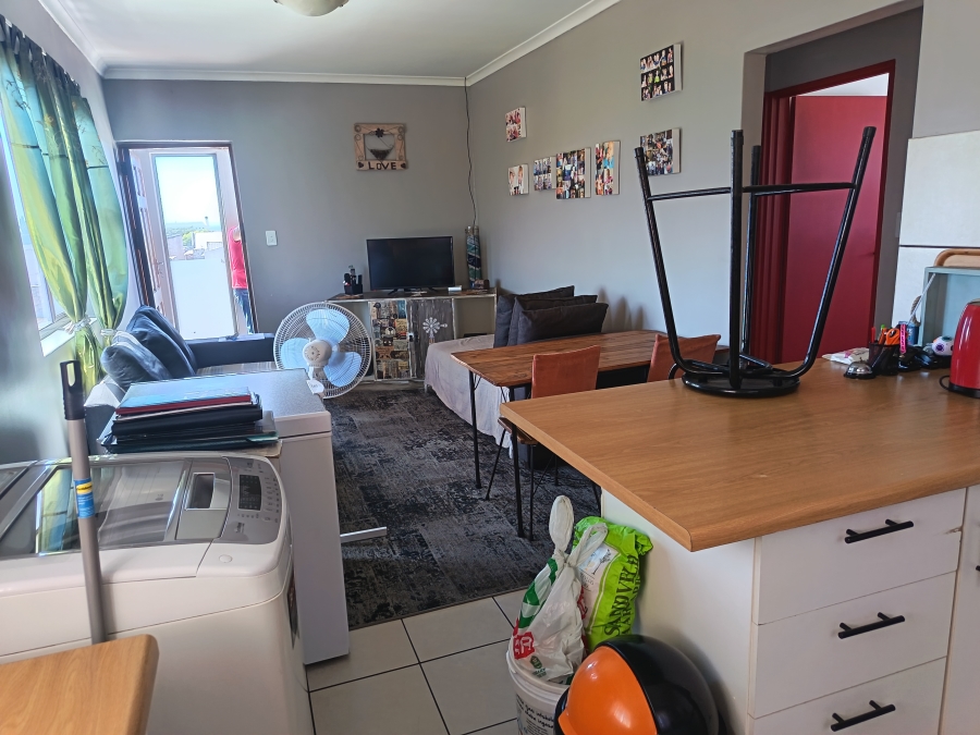 To Let 2 Bedroom Property for Rent in Country Club Western Cape